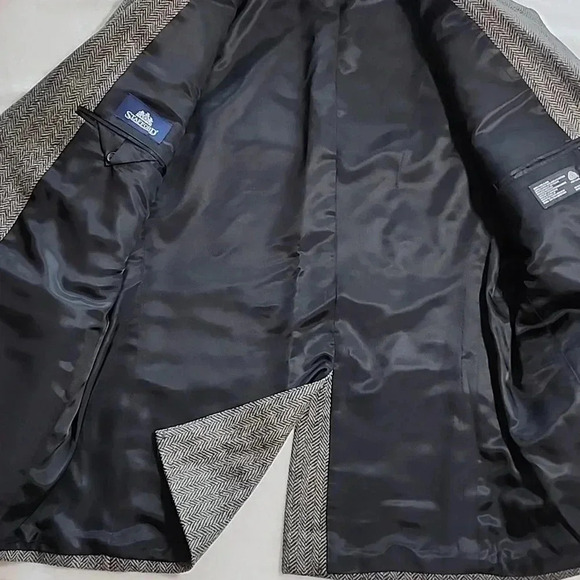 Men's Stafford Suit, Brown/Gray, Size 44R, Pre-Owned - Picture 5 of 11